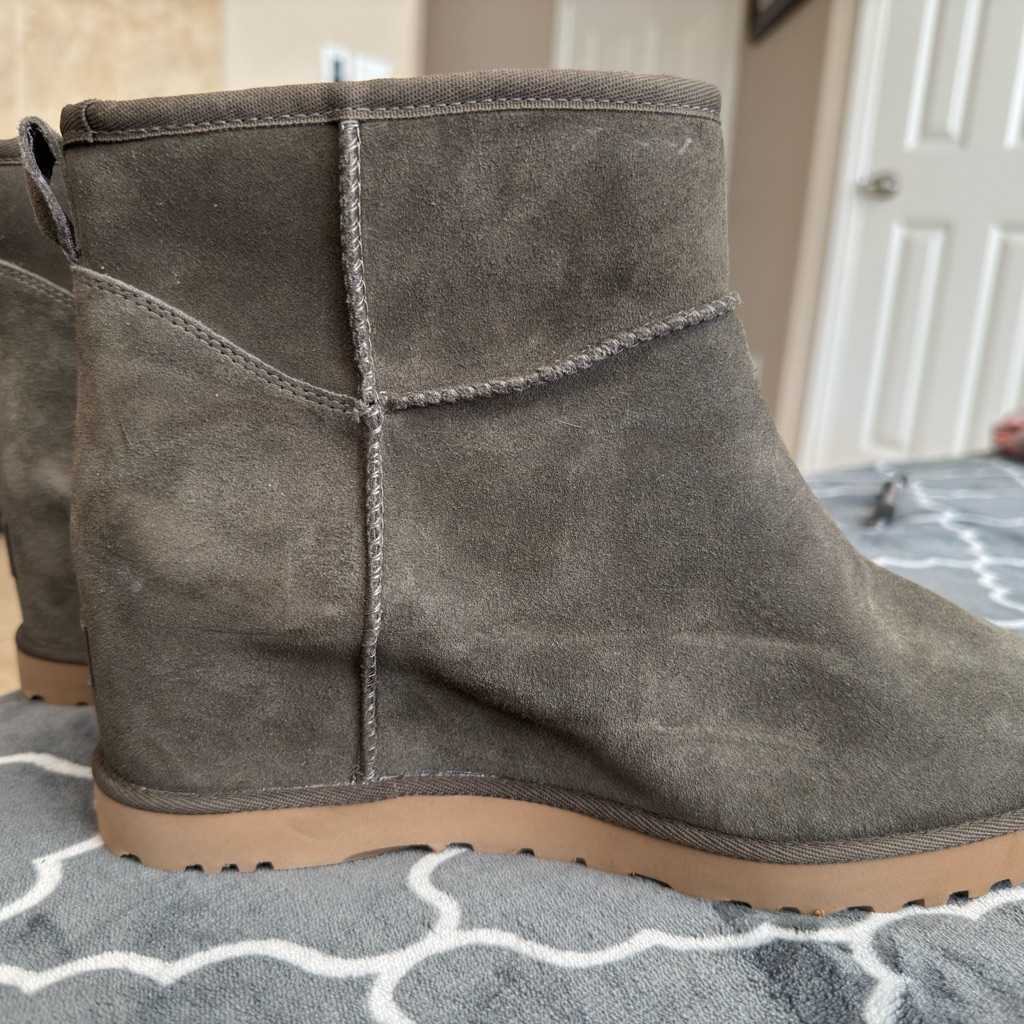 Ugg Women's Suede Ankle Boots - Dark Olive